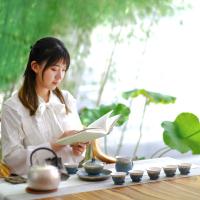 万仟堂 秋荷一池 陶瓷茶具套装 1壶1海6杯1承(单位：套) 茶壶110ml+茶杯60ml*6+茶海190ml+茶承 雪兰釉