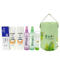 隆力奇 舒悦 清凉套装 六件装 (单位:套) 去屑柔滑洗发露 200ml*1  益生菌爽肤沐浴露 200ml*1  蛇胆花露水(艾草香型)160ml*1  驱蚊花露水(甜花香型)160ml*1  去渍清新牙膏 105g*1  草本清凉爽肤凝