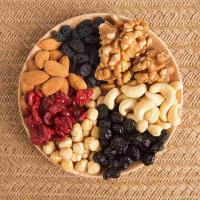 洽洽 每日坚果(核桃+巴旦木+腰果+榛子+蔓越莓+黑加仑葡萄干+蓝莓)  780g(内含30袋)  (单位：盒 )新老包装随机发货