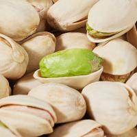 臻味 环球茗果礼盒 干果 1.97kg 混色（单位：盒）235g美国原色开心果*1+220g格鲁吉亚开口榛子*1+215g越南紫衣腰果*1+120g智利原色核桃*1+240g澳洲夏威夷果*1+360g阿联酋椰枣*1+200g澳洲巴且木*1+