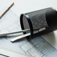 得力（deli） 909 网纹笔筒 金属 圆型 80*100mm (单位：个) 黑色